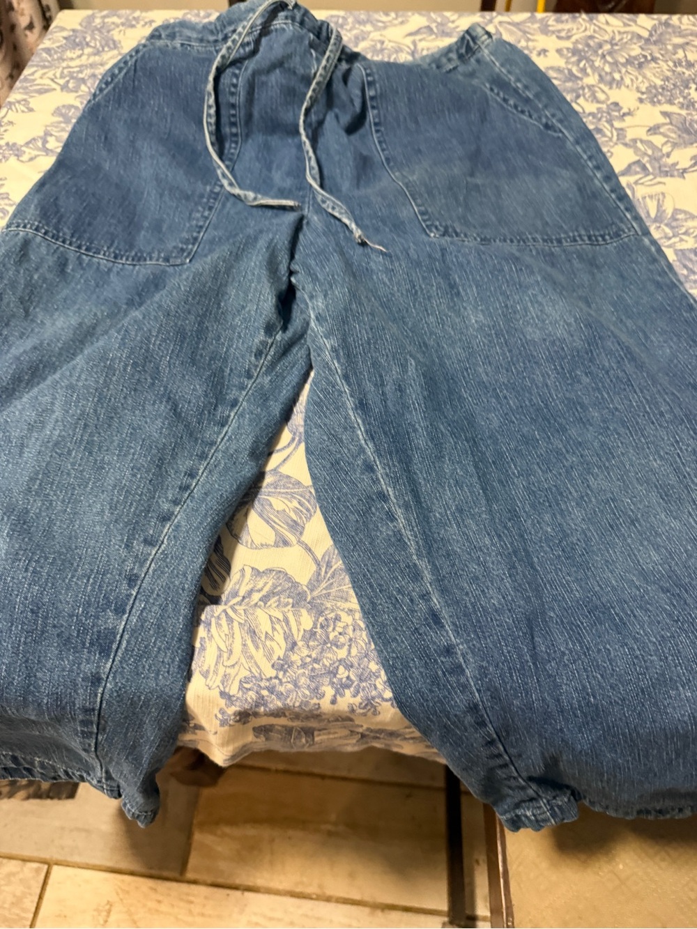 Bobbie Brooks Women's Medium Blue Denim jeans  with Elastic Waist